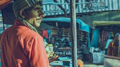 Chaiwala in Mumbai - Unsplash